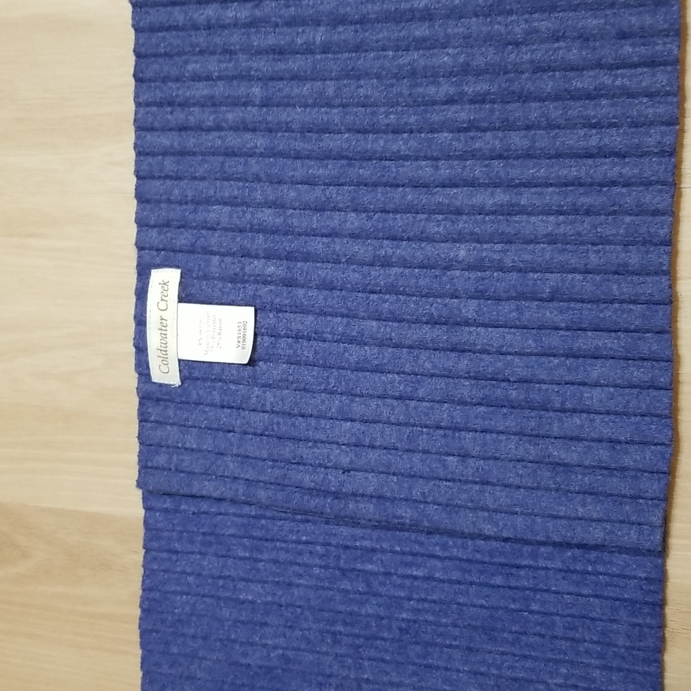 Coldwater Creek blue cozy scarf - Picture 2 of 4